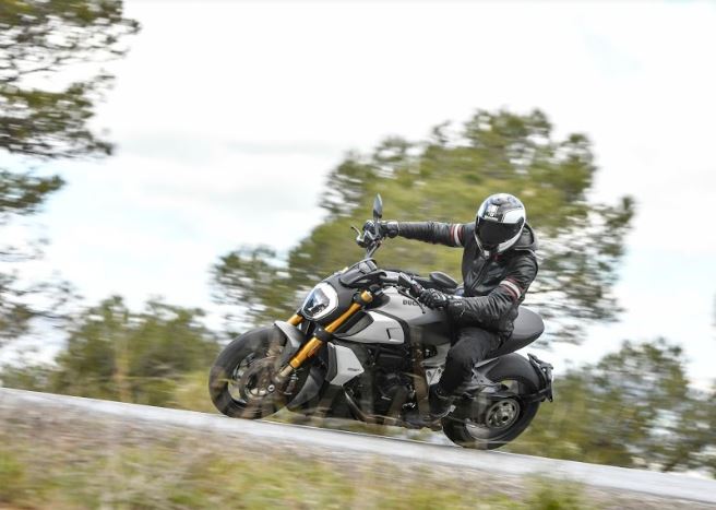 Ducati Diavel 1260S Review